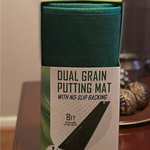 ⛳️🏌️‍♂️Dual Grain Putting Mat. 8 ft long putting surface. No slip backing.‼️‼️